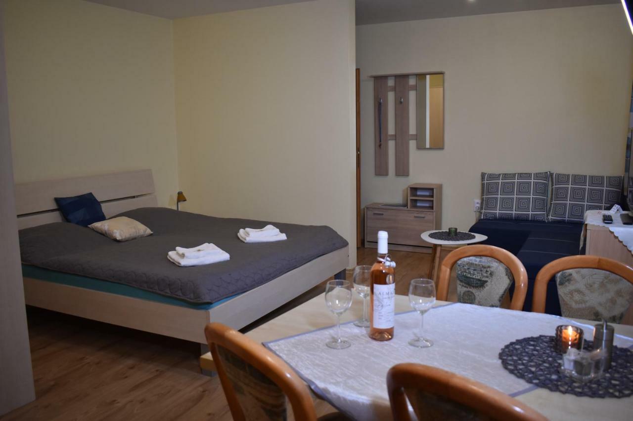 Beska Apartment Bešeňová Екстериор снимка